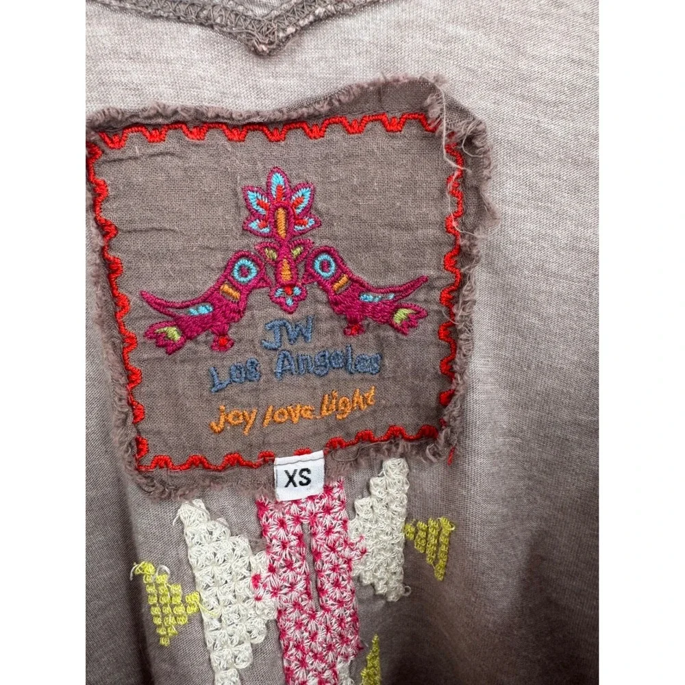 JW‎ Los Angeles Poncho Style T Shirt Women XS Taupe Embroidered Oversized